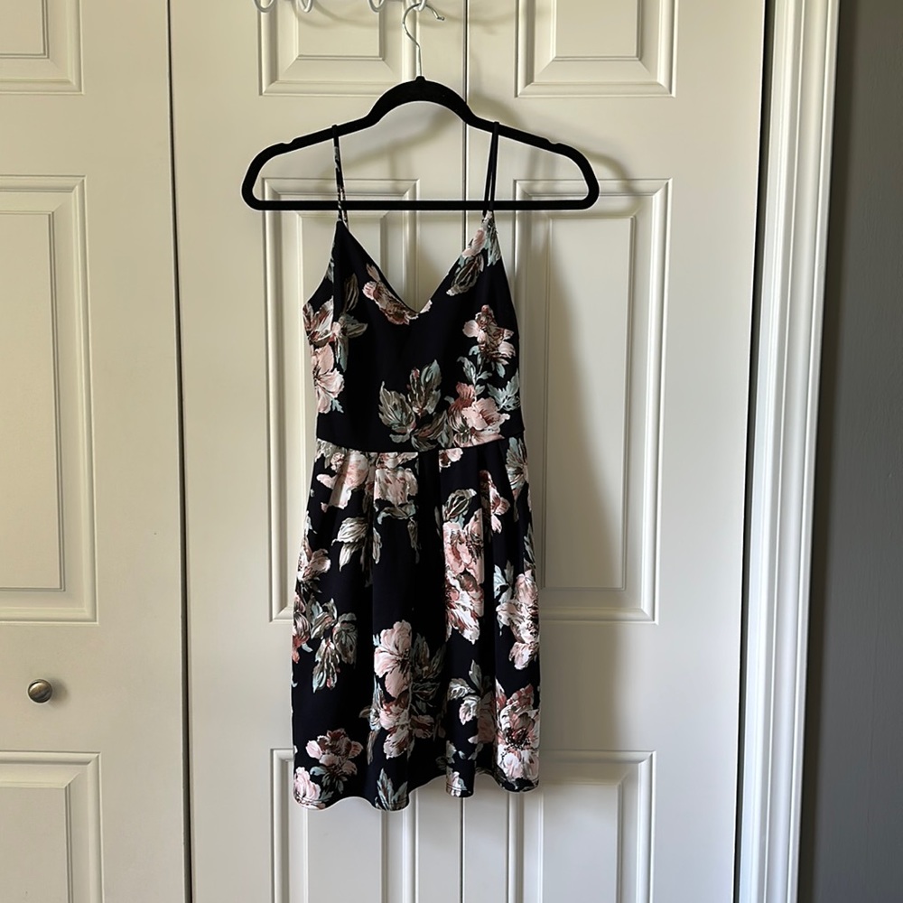 ** PRICE DROP** Floral Mini Dress